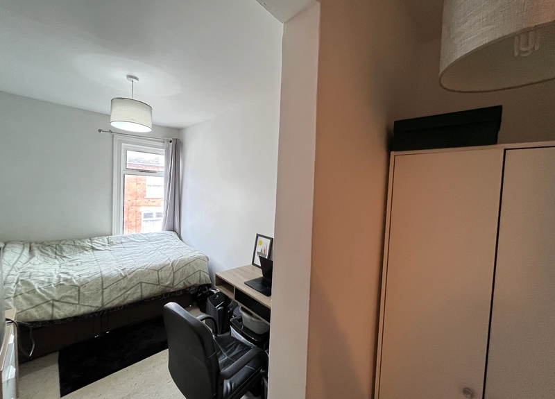 Bills Inclusive - Sausthorpe Street, 4 Bedroom 1 Bathroom - Thumbnail 14